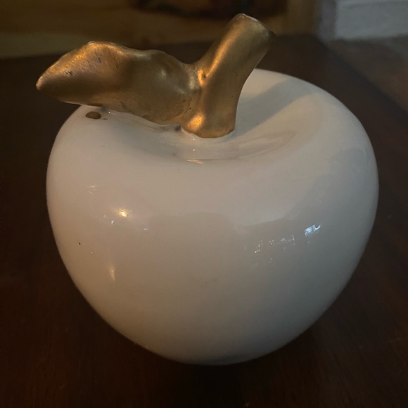 Decorative apple with A initial - Picture 4 of 4